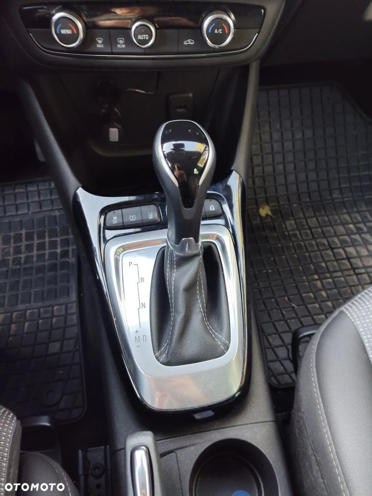 Opel Crossland 1.2 T Elegance - 11