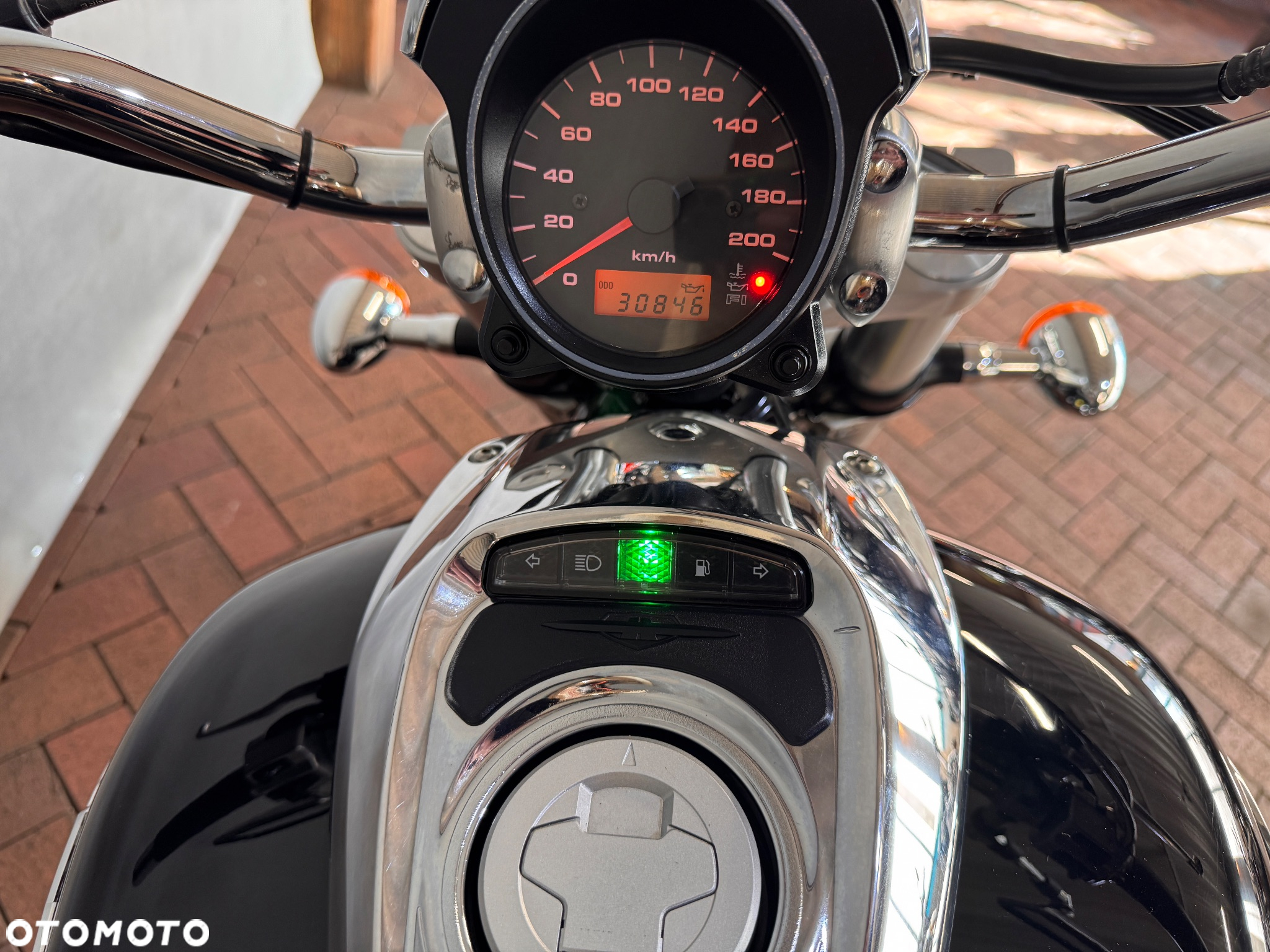 Suzuki Boulevard - 6