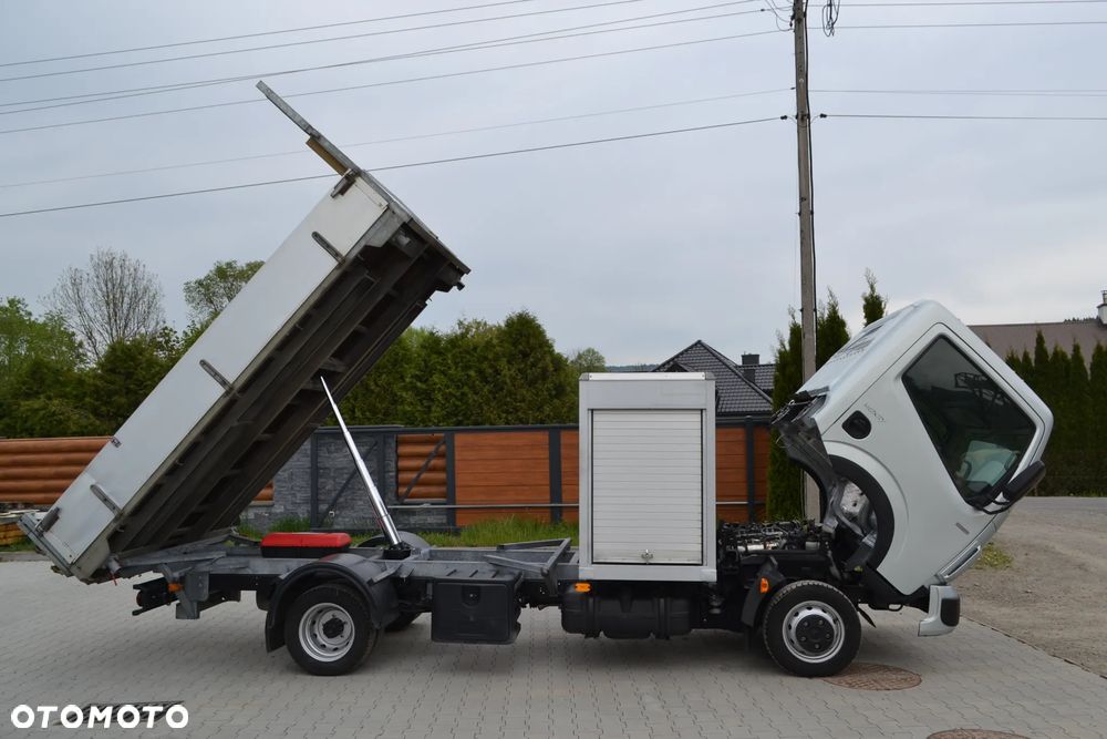 Renault Maxity - 17
