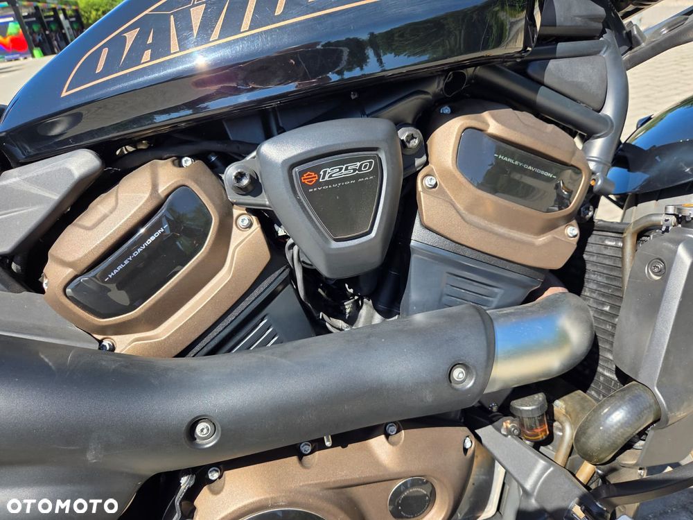 Harley-Davidson Sportster - 12