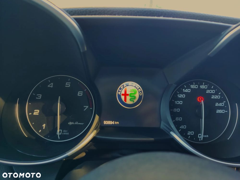 Alfa Romeo Giulia 2.0 Turbo TI - 14