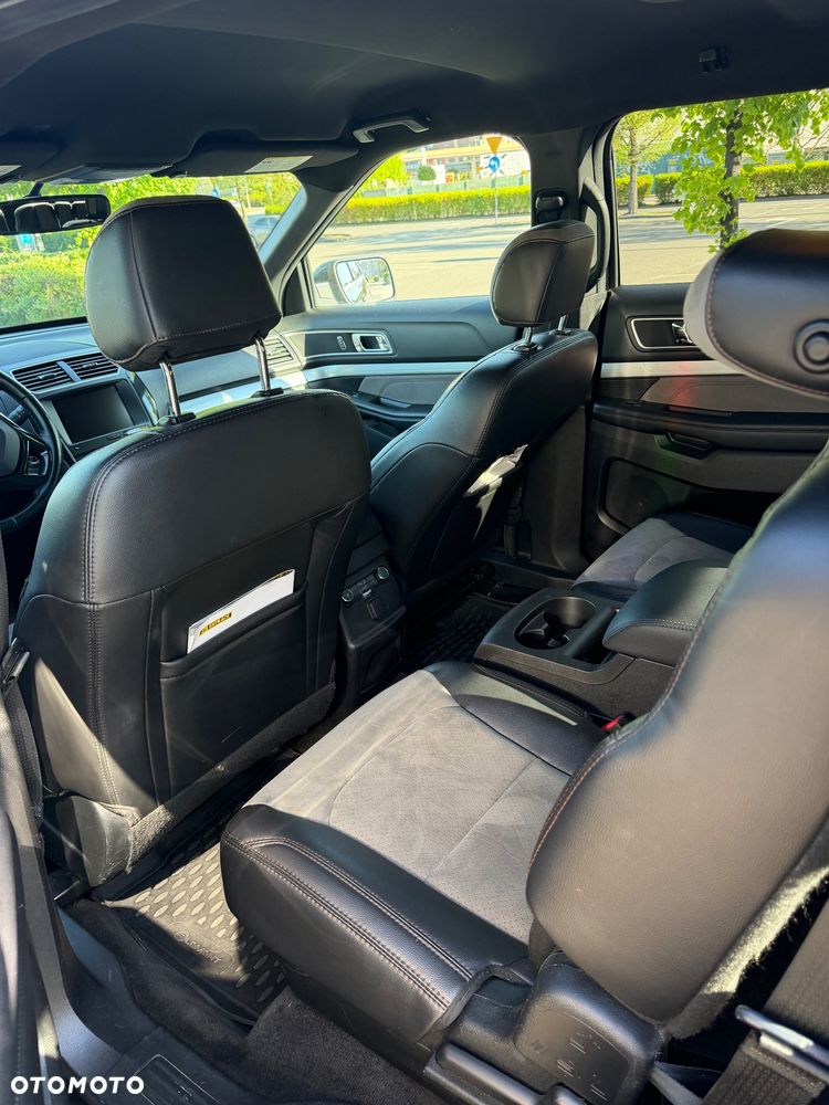 Ford Explorer - 14