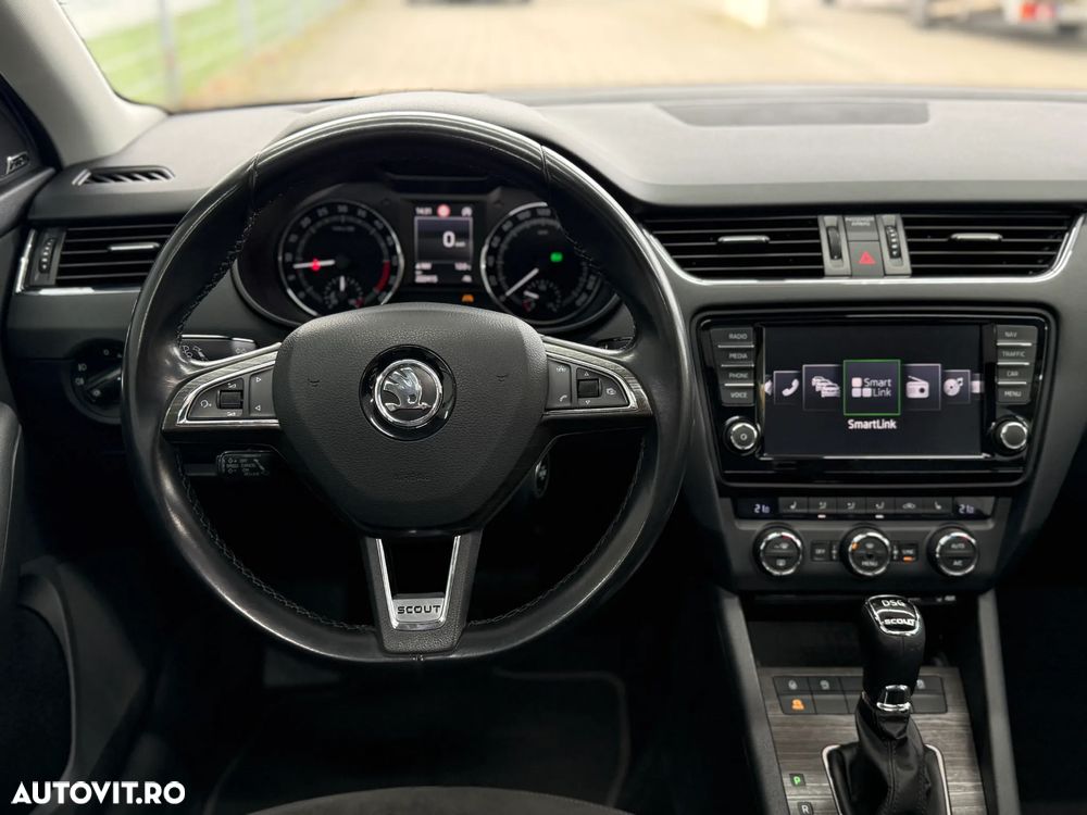 Skoda Octavia Combi 2.0 TDI 4x4 DSG Scout - 20