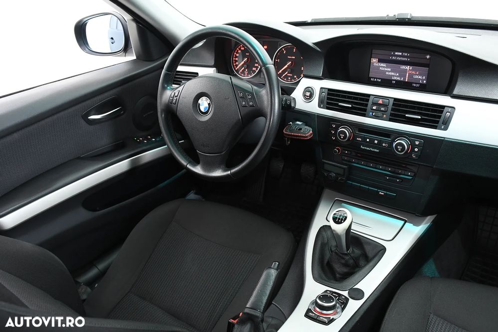 BMW Seria 3 318d - 5