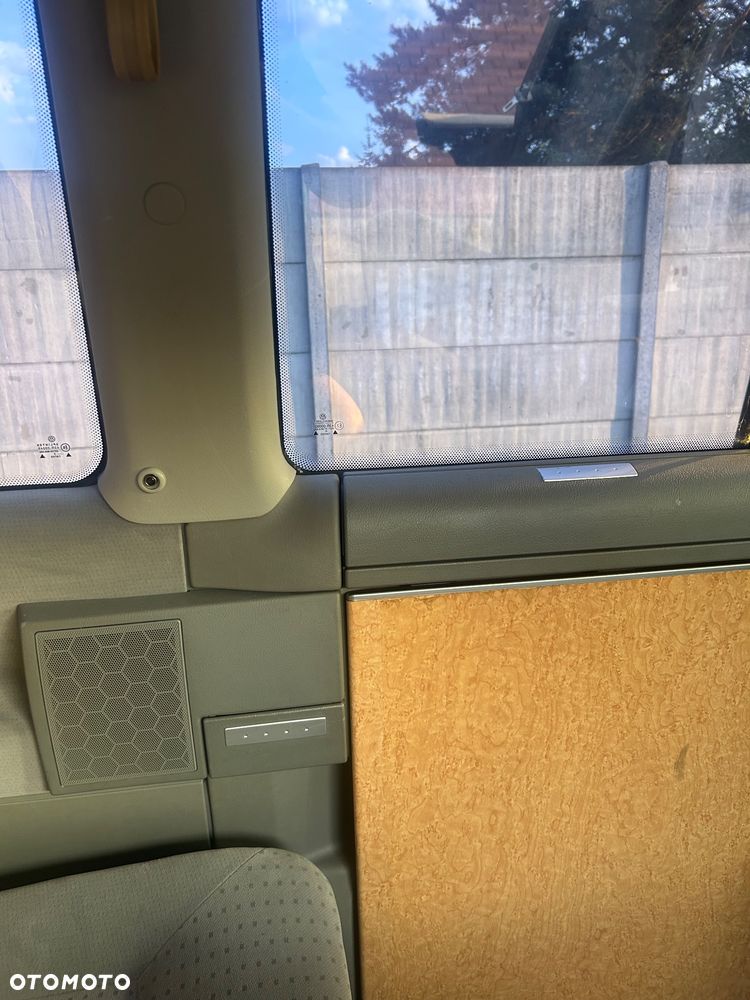 Volkswagen Multivan - 20