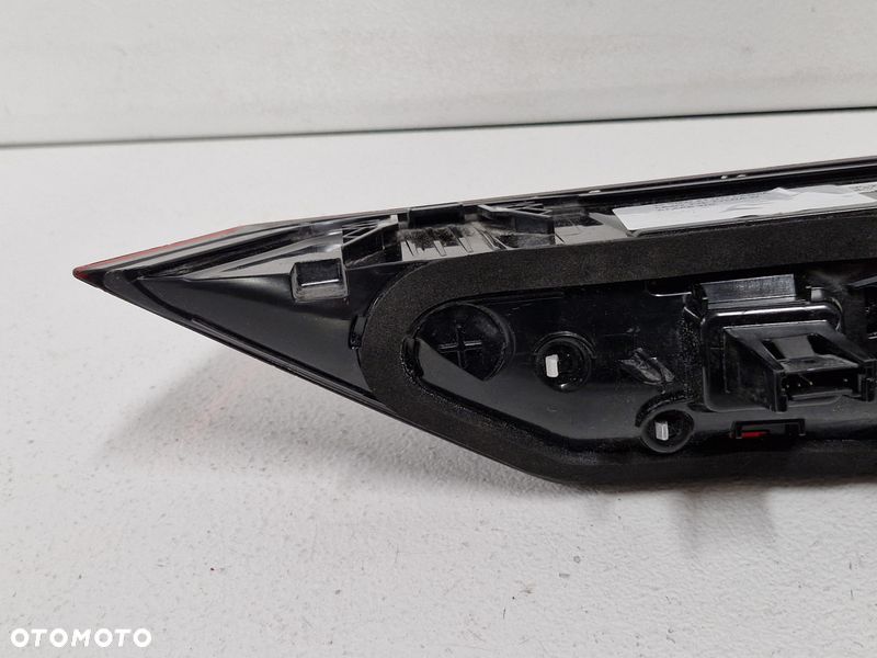 BMW X1 U11 LAMPA LEWY TYŁ TYLNA W KLAPĘ - 7