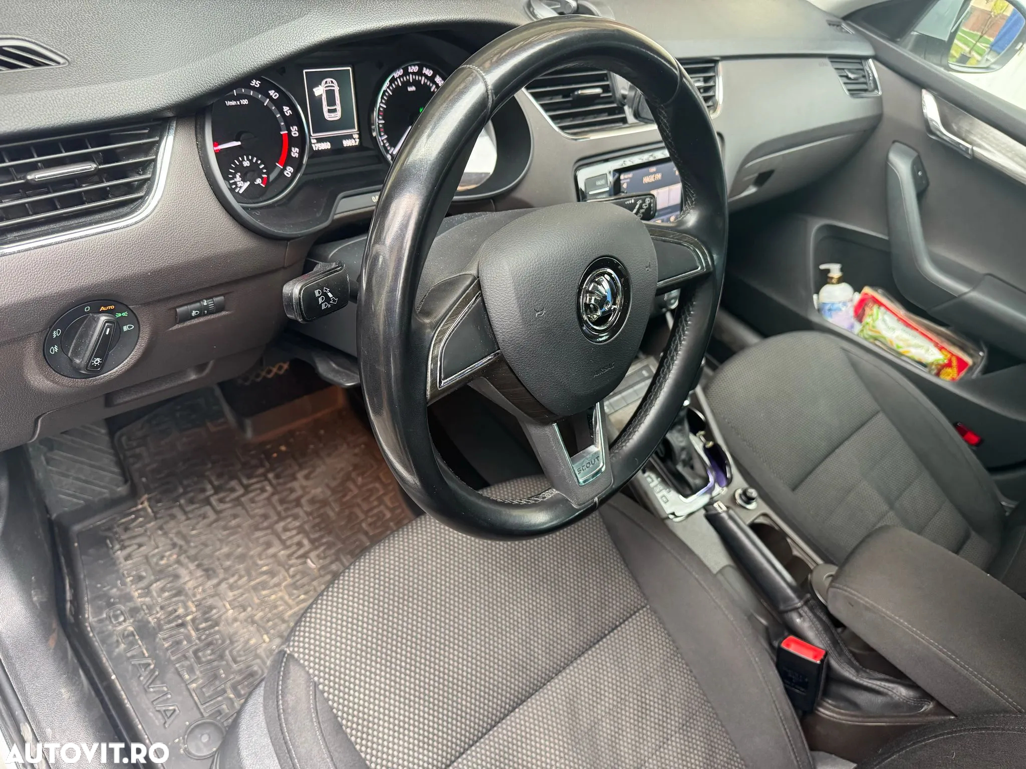Skoda Octavia 2.0 TDI 4x4 DSG Scout - 8