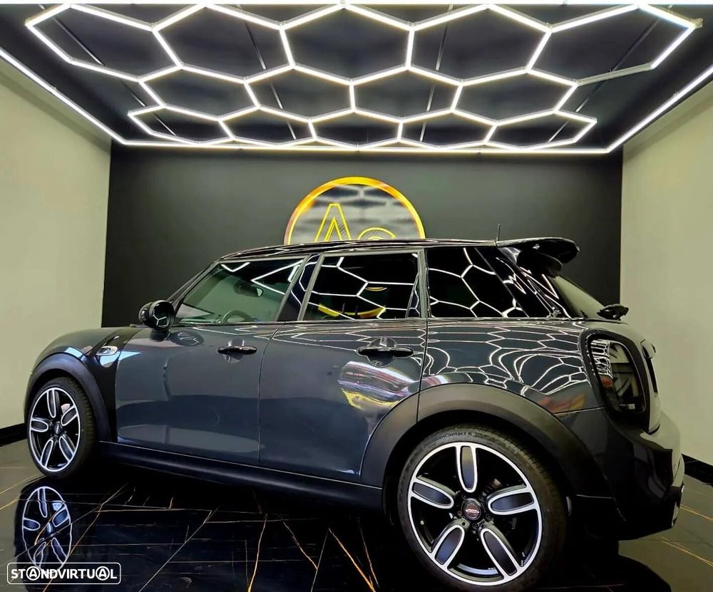 MINI 5 Portas Cooper S Aut. - 16