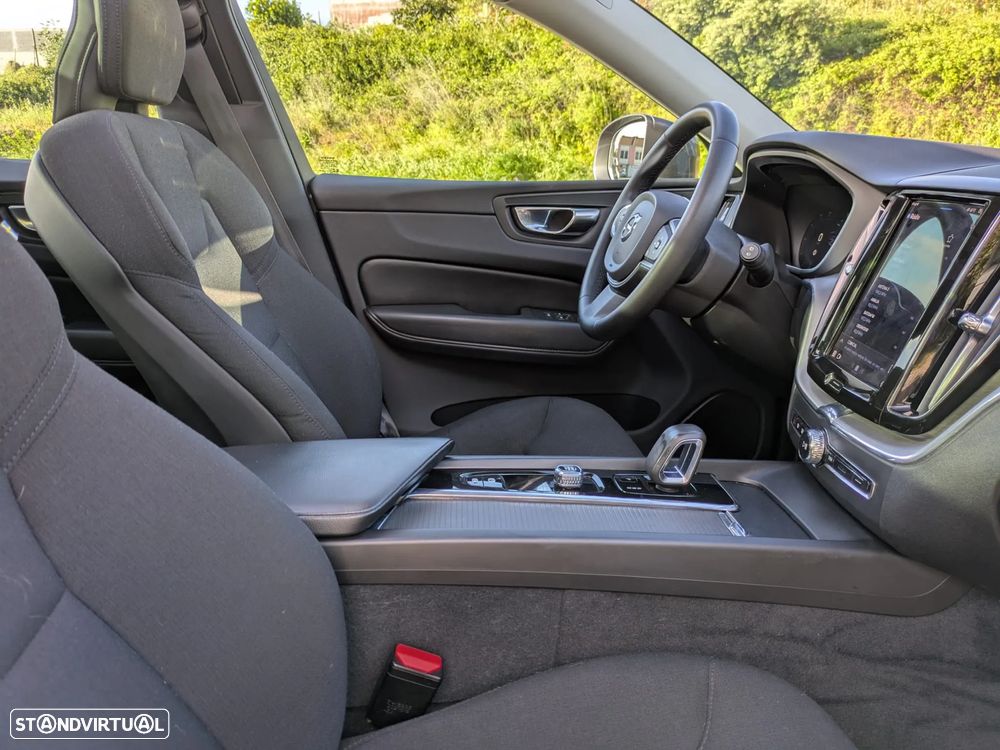 Volvo XC 60 2.0 T6 PHEV Inscription AWD - 28