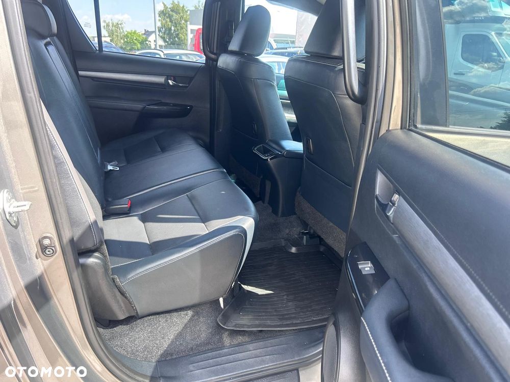 Toyota Hilux 2.8 D-4D Double Cab Invincible Sport 4x4 - 31