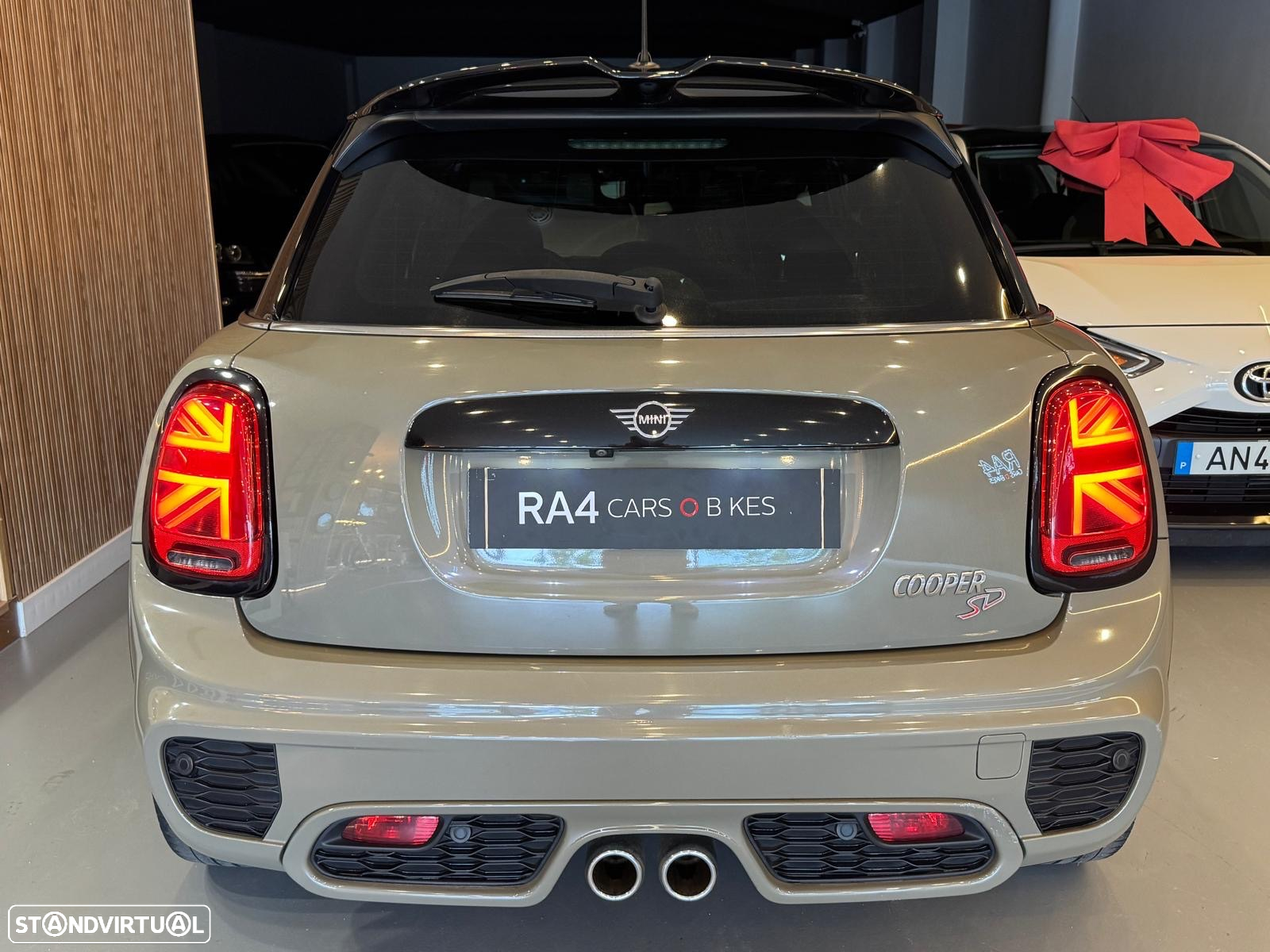 MINI 5 Portas Cooper SD Auto Desportiva - 5