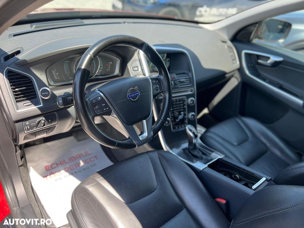 Volvo XC 60 D5AWD Momentum - 24