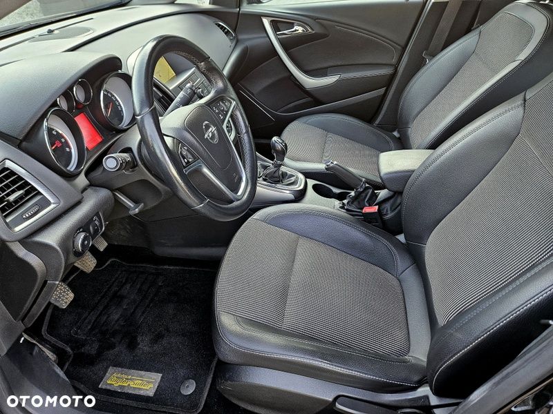 Opel Astra 1.4 T Cosmo - 25
