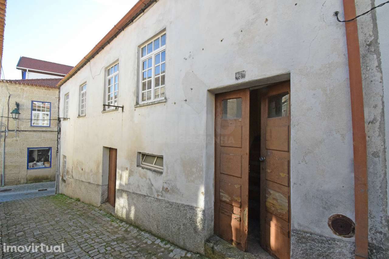 Edifício p/ Renovar - c/ 3 Frações Independentes - Grande imagem: 3/23