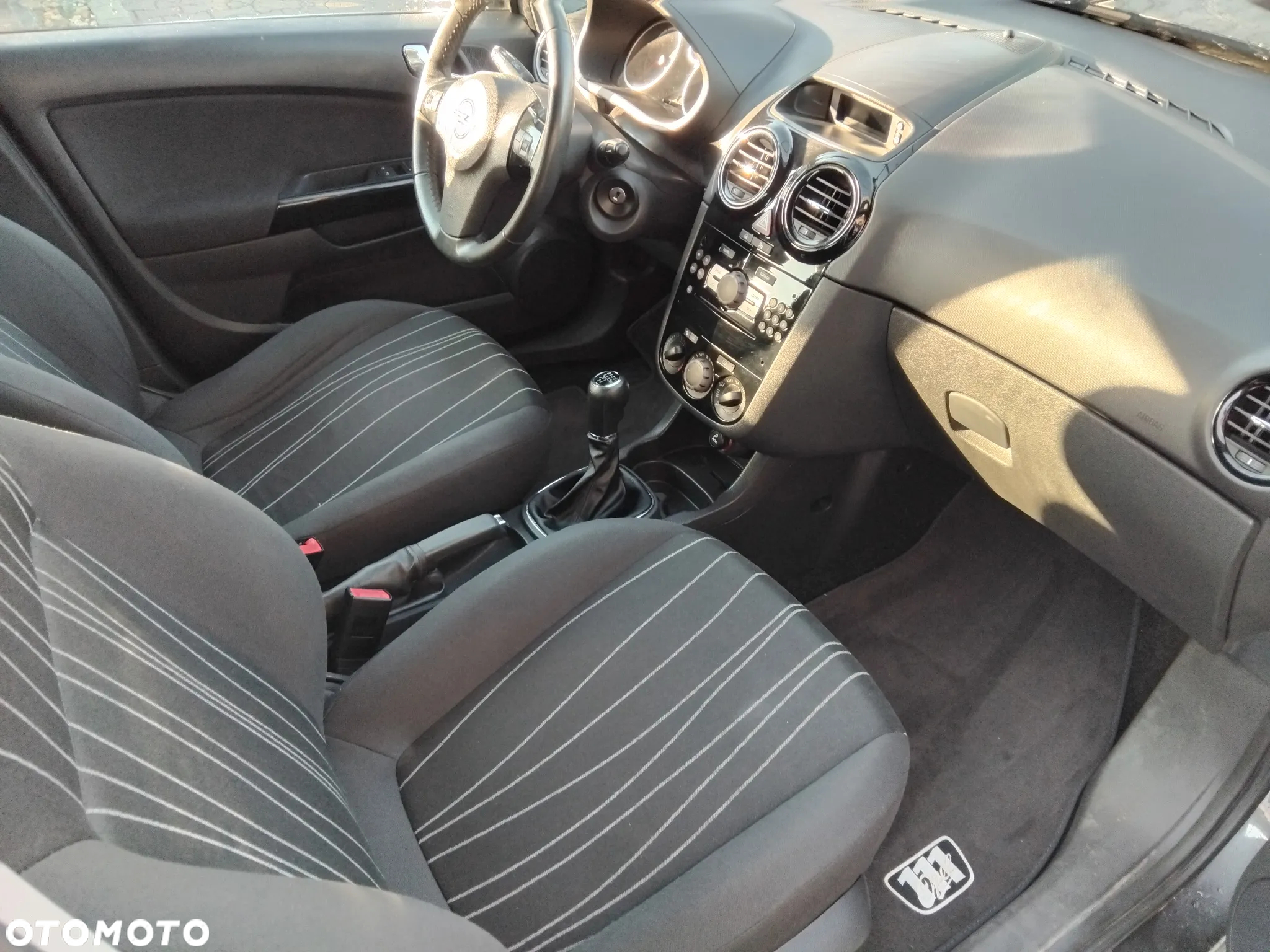 Opel Corsa 1.4 Color Edition - 13