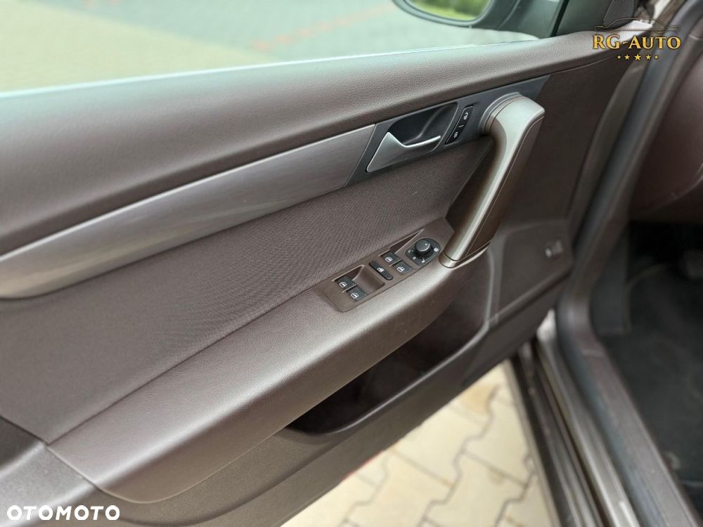 Volkswagen Passat - 24