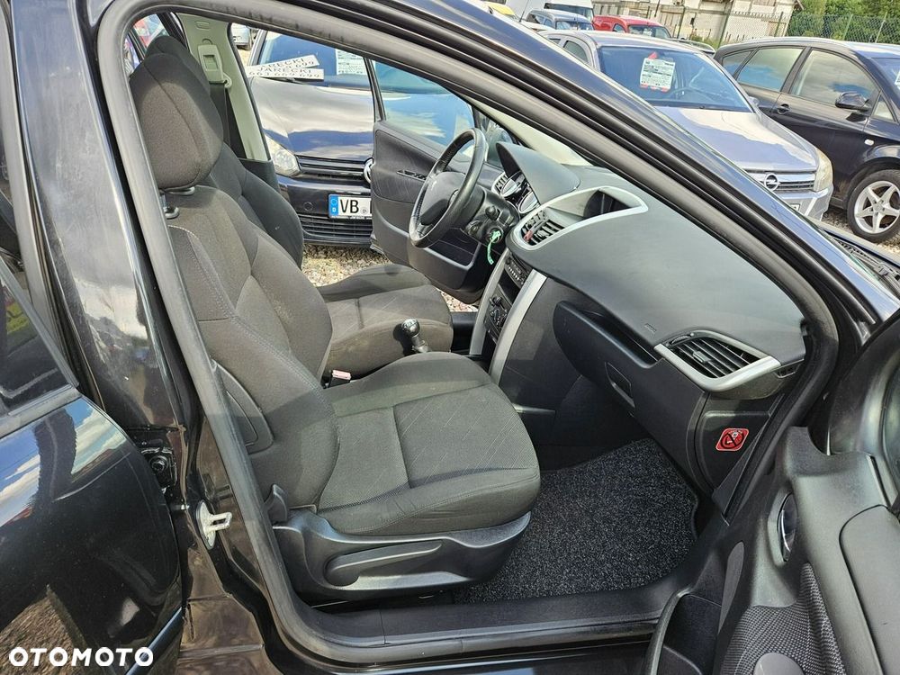 Peugeot 207 - 10