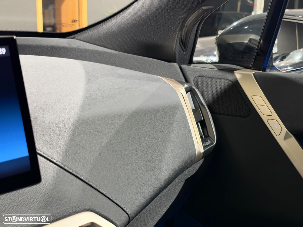 BMW iX xDrive 40 Pack Desportivo - 23