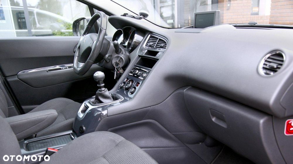 Peugeot 5008 - 12