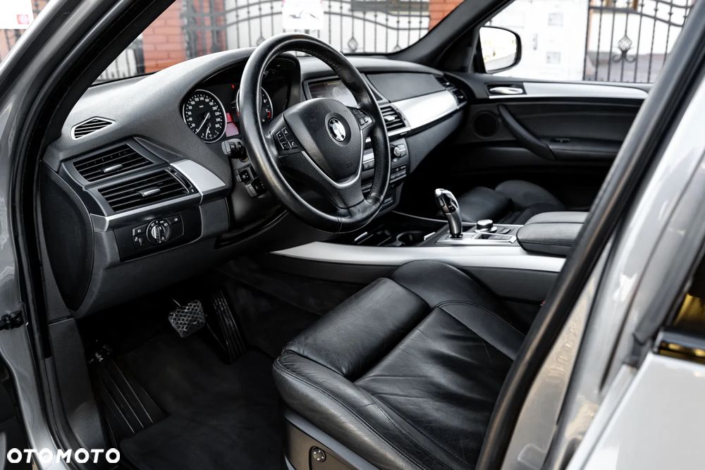 BMW X5 3.0si xDrive - 16