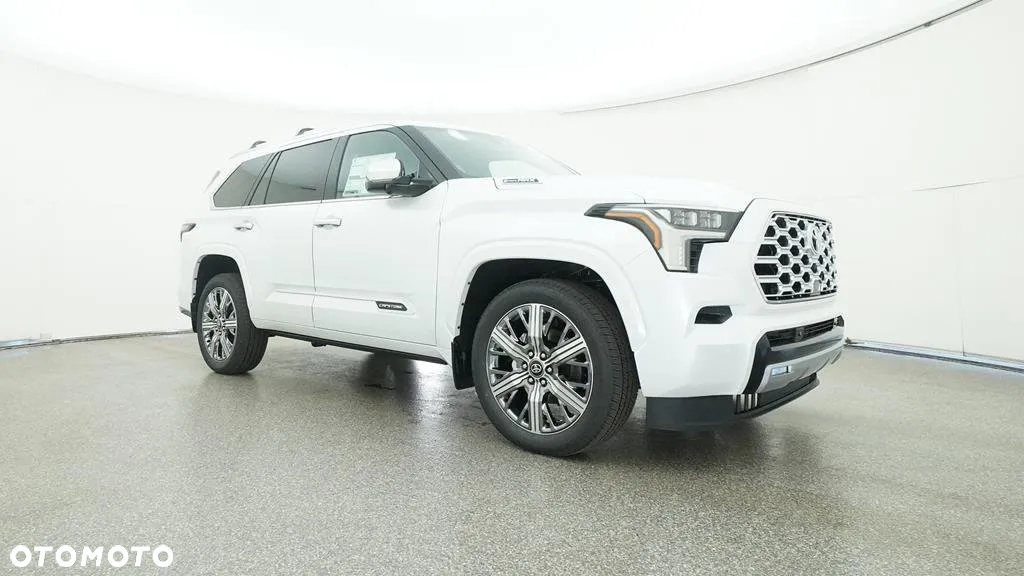 Toyota Sequoia - 8