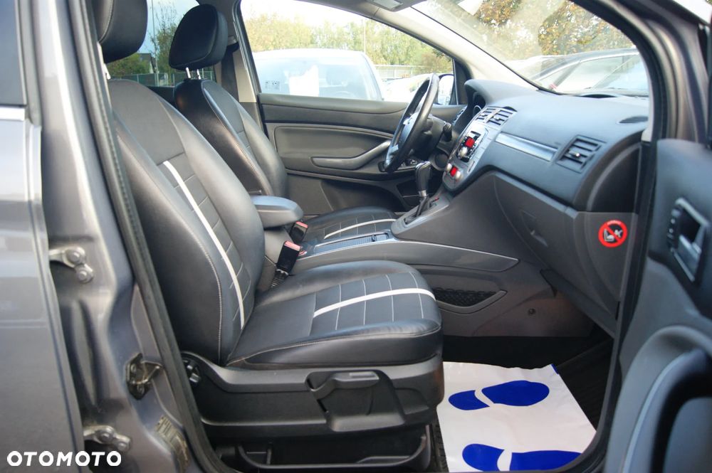 Ford Kuga 2.0 TDCi 4WD Titanium - 36