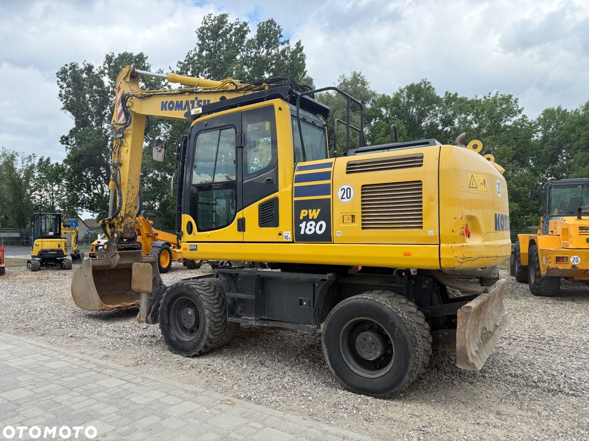 Komatsu PW180-10 - 1