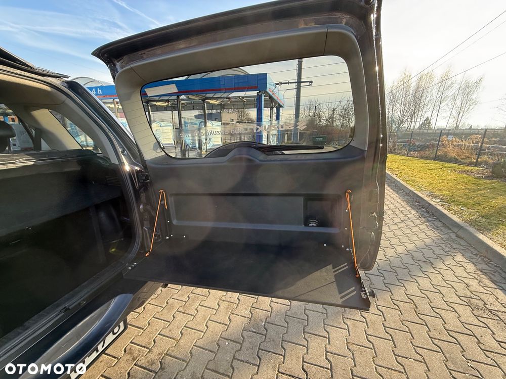 Suzuki Grand Vitara 2.4 De Luxe - 14