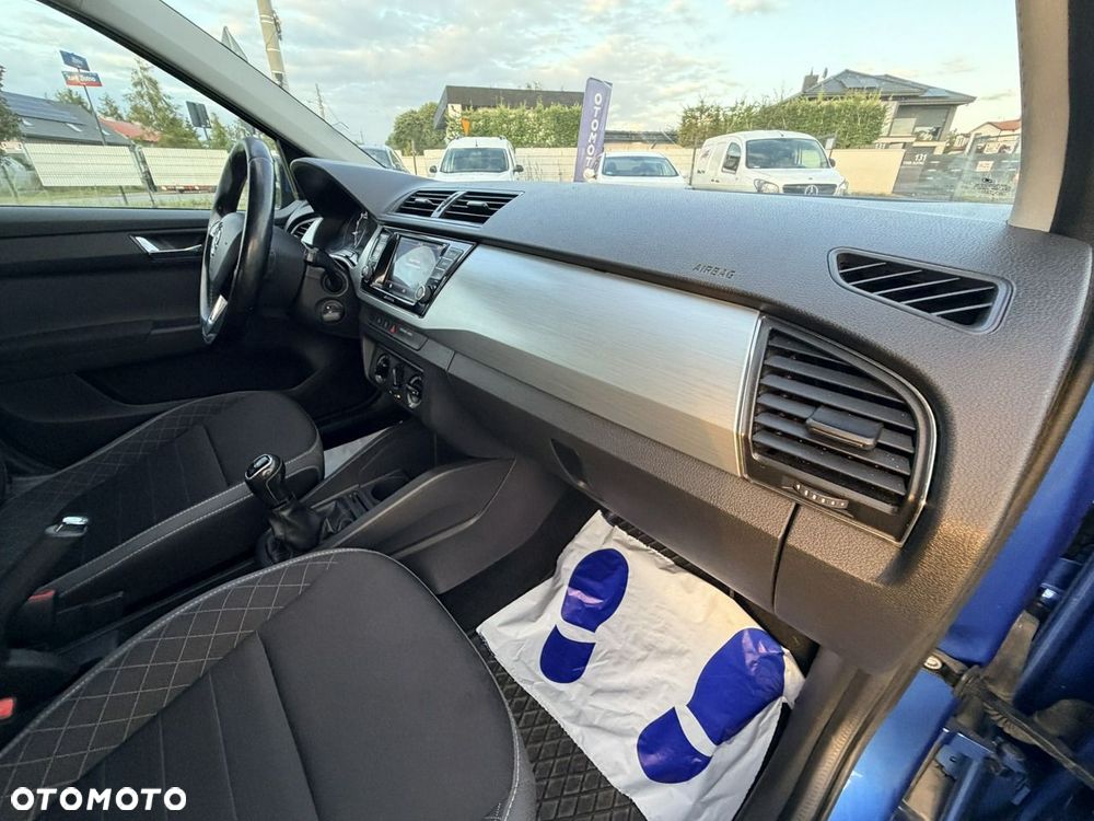 Skoda Fabia 1.0 MPI Style - 29