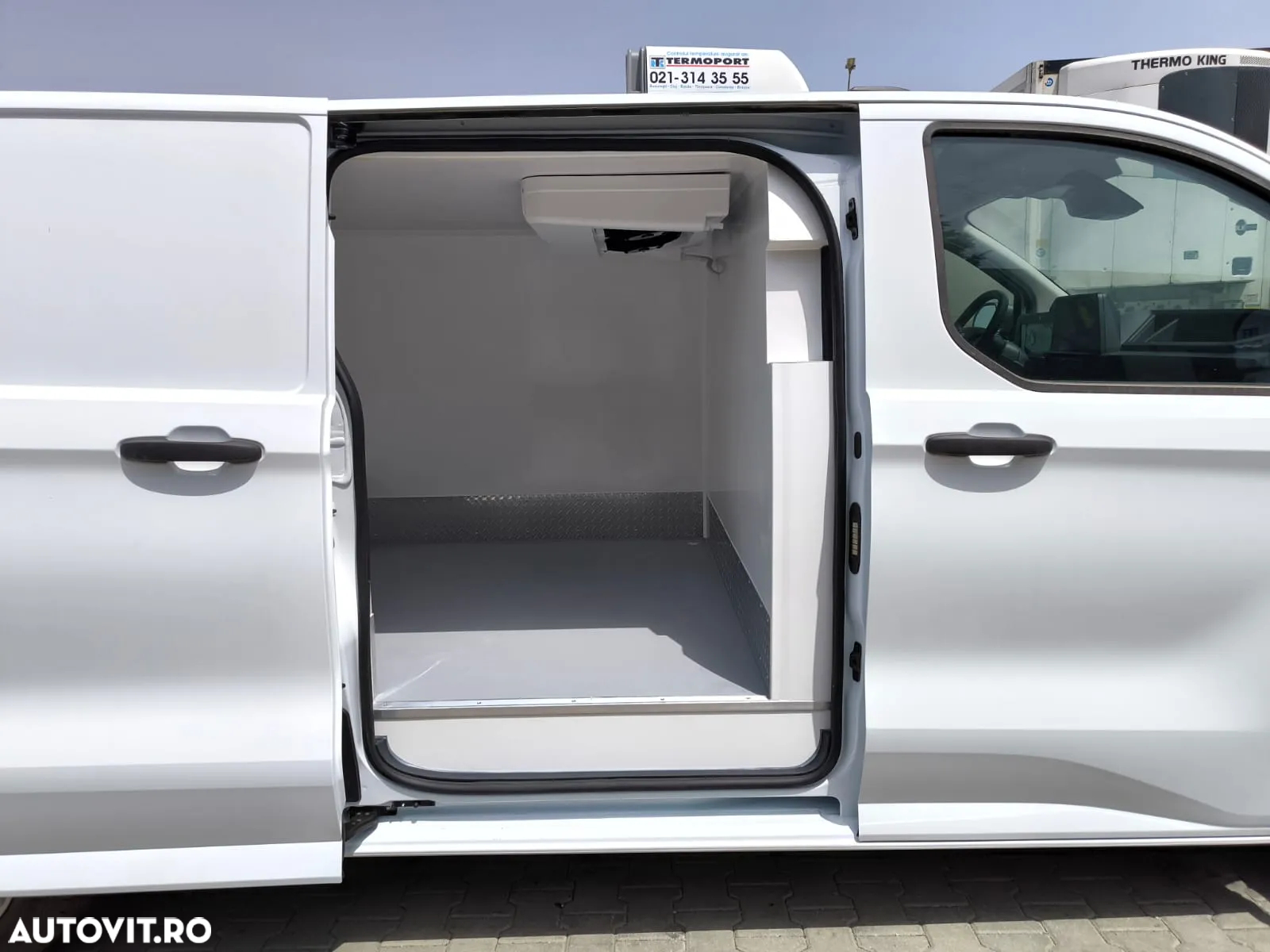 Ford Transit Custom Van 300L (L2H1) - 13