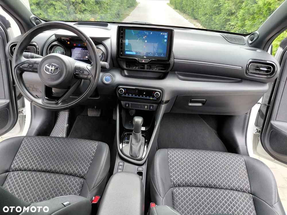 Toyota Yaris - 25