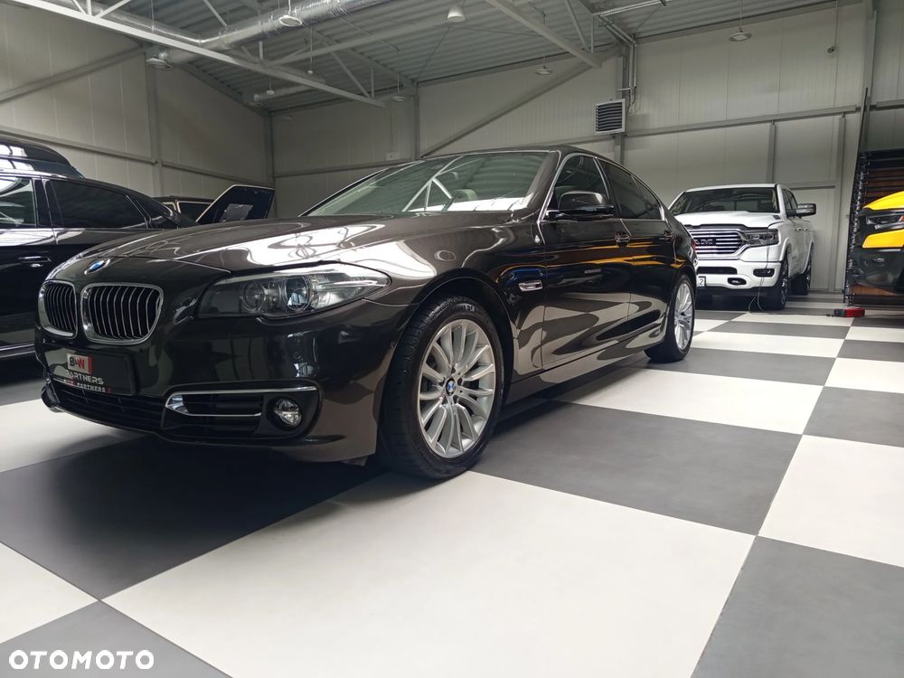 BMW Seria 5 520d xDrive Luxury Line - 3