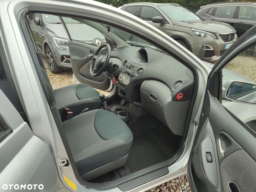 Toyota Yaris 1.3 VVT-i Team - 15