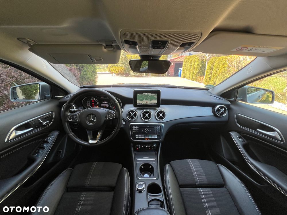 Mercedes-Benz GLA 200 7G-DCT AMG Line - 27