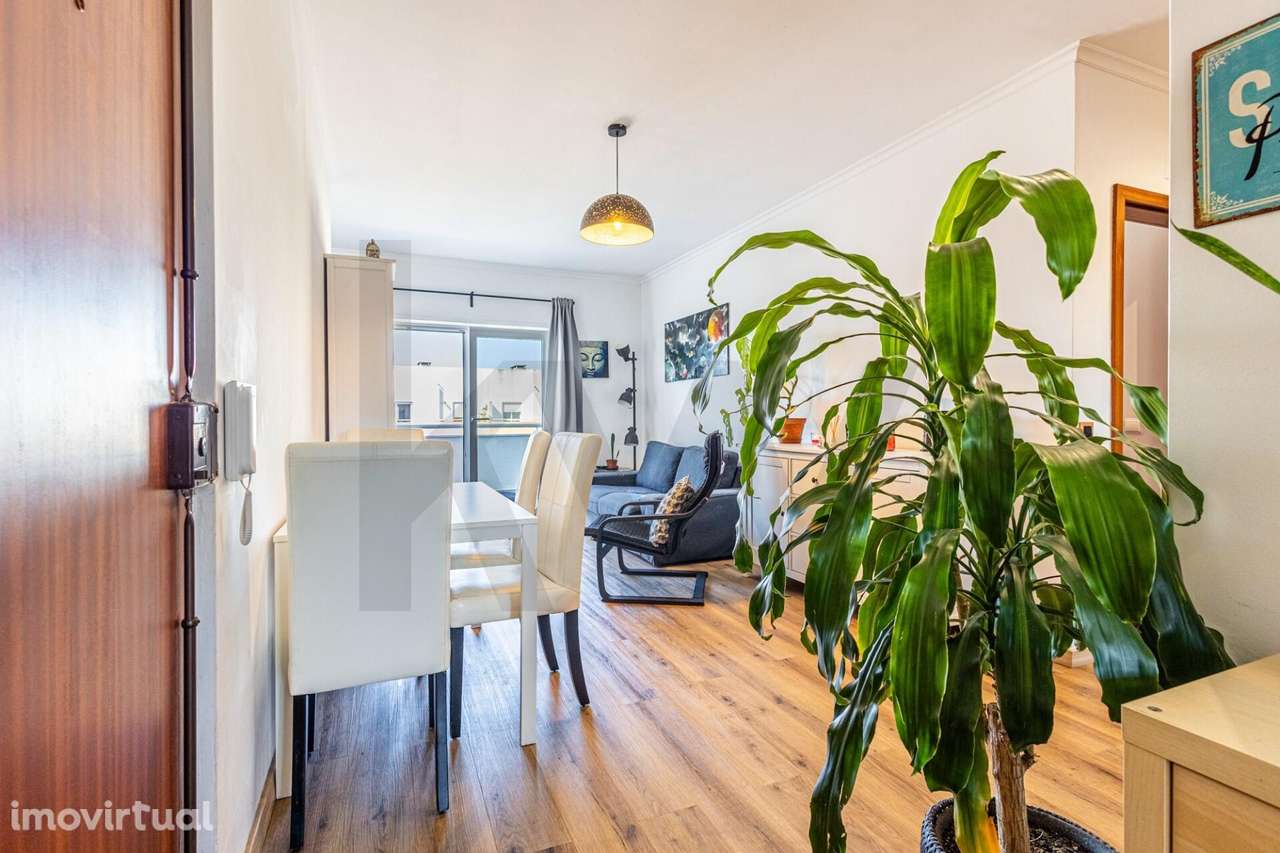 Apartamento T2 com Varanda e Vista Mar em Paço de Arcos - Harmonia e C - Grande imagem: 2/42