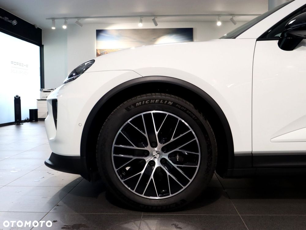 Porsche Macan 100kWh - 11