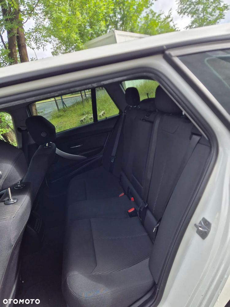BMW Seria 3 316d EU6 - 11