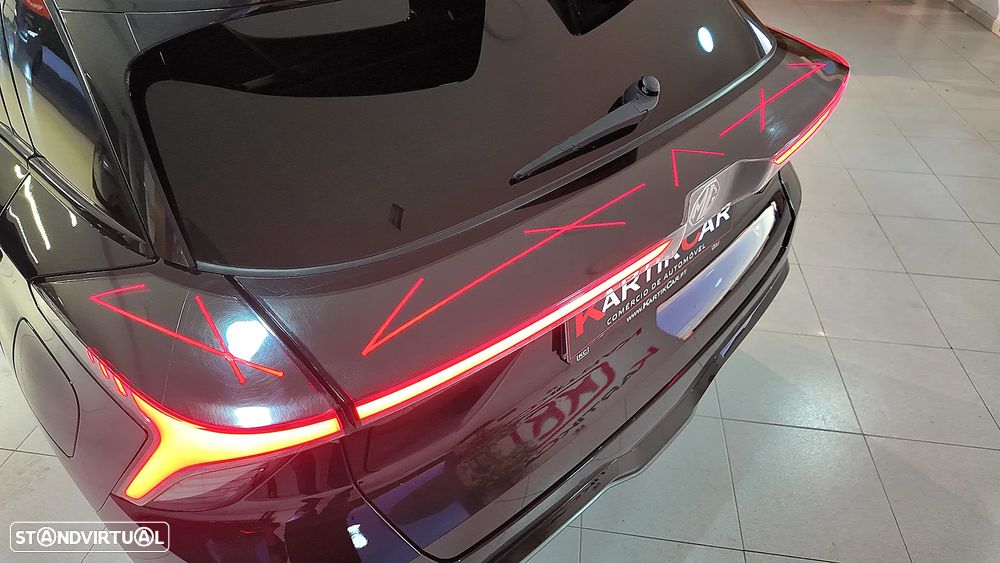 MG MG4 64 kWh Luxury - 42