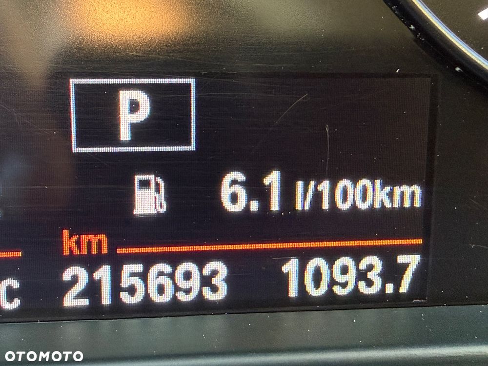 BMW Seria 2 218d - 8