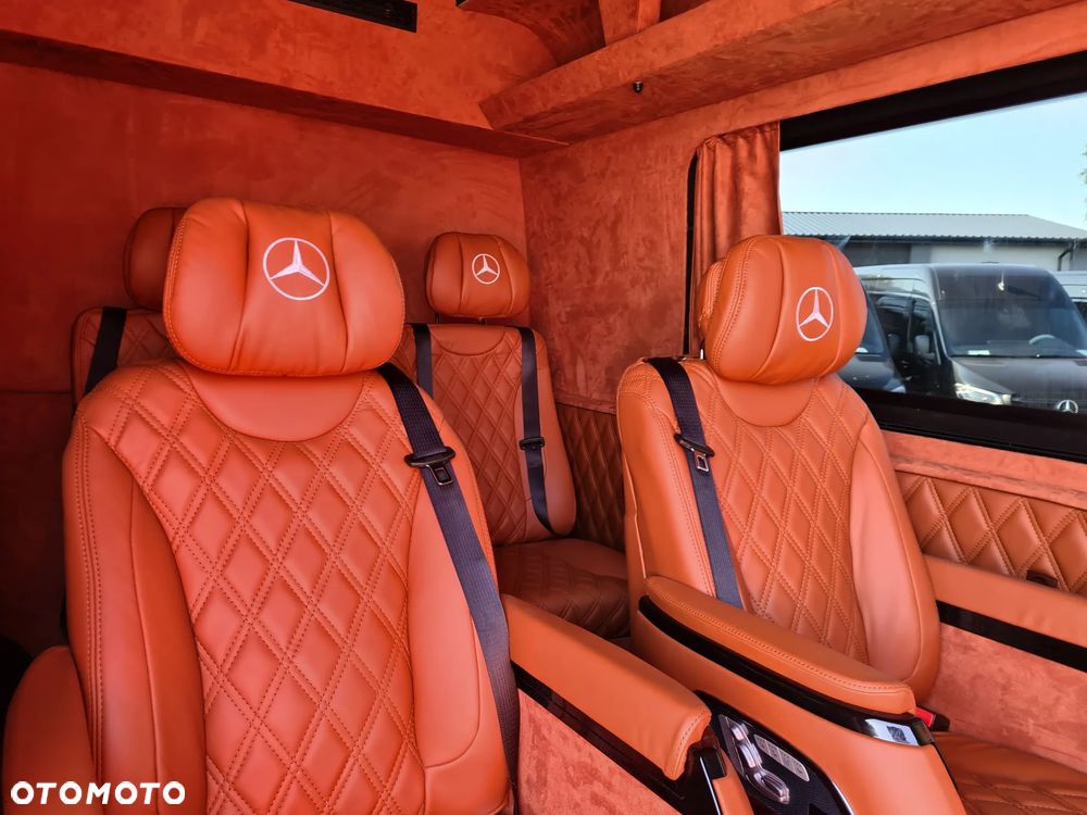 Mercedes-Benz Sprinter - 11
