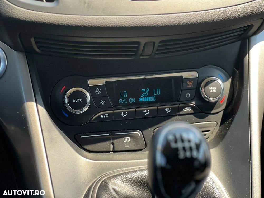 Ford Kuga - 30