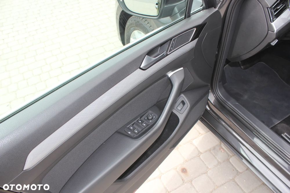 Volkswagen Passat 2.0 TDI SCR DSG Comfortline - 14