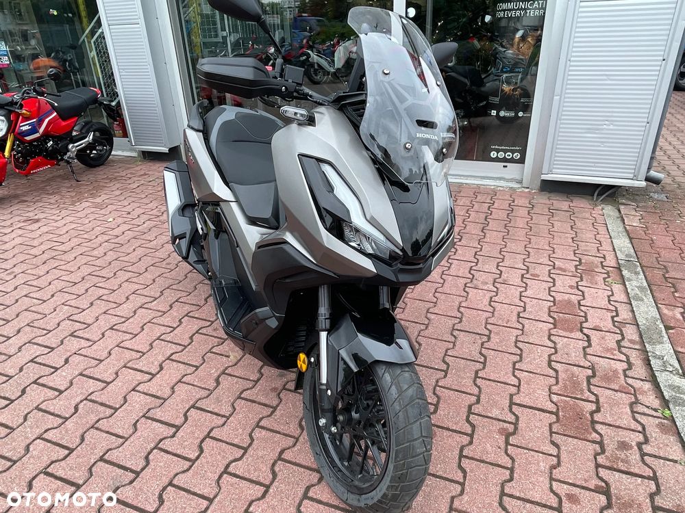 Honda ADV350 - 7