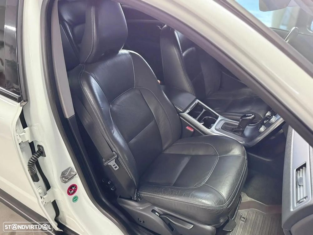 Volvo XC 70 2.0 D4 Momentum Geartronic - 11