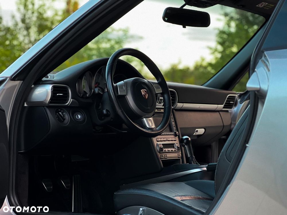 Porsche 911 Carrera 4 S - 27