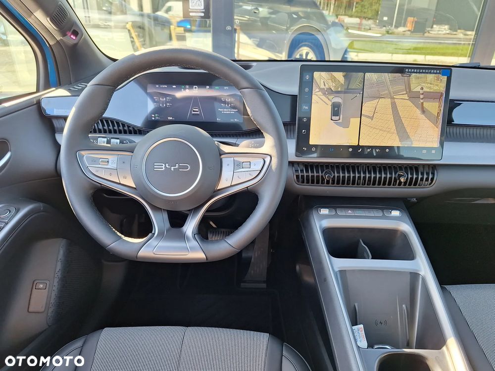 BYD Dolphin - 7