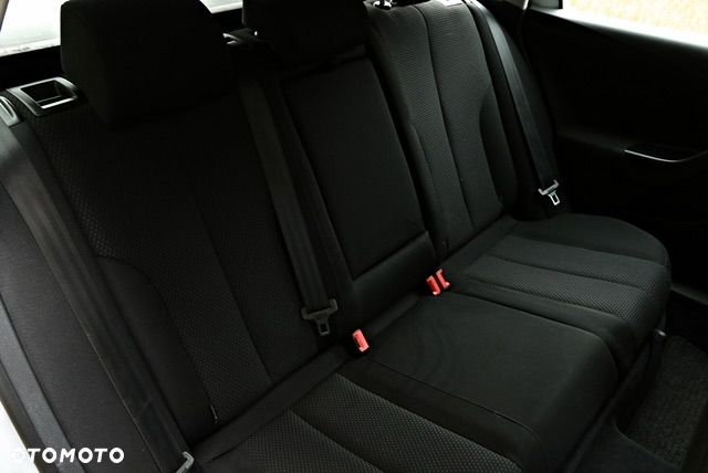 Volkswagen Passat 2.0 TDI Comfortline - 27