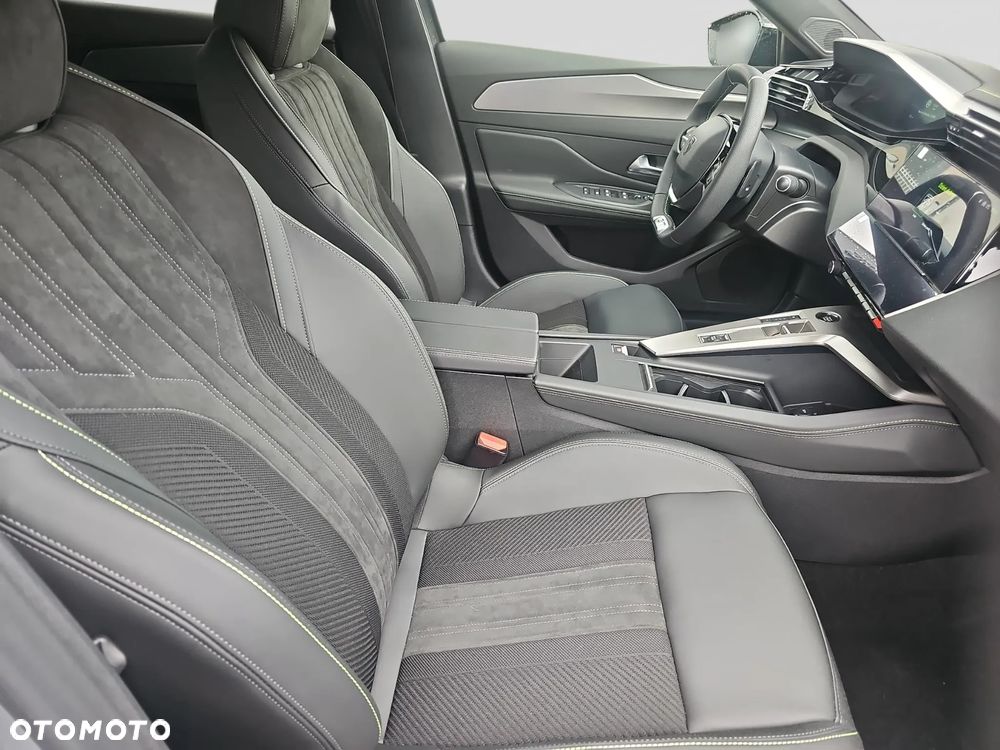 Peugeot 408 - 17
