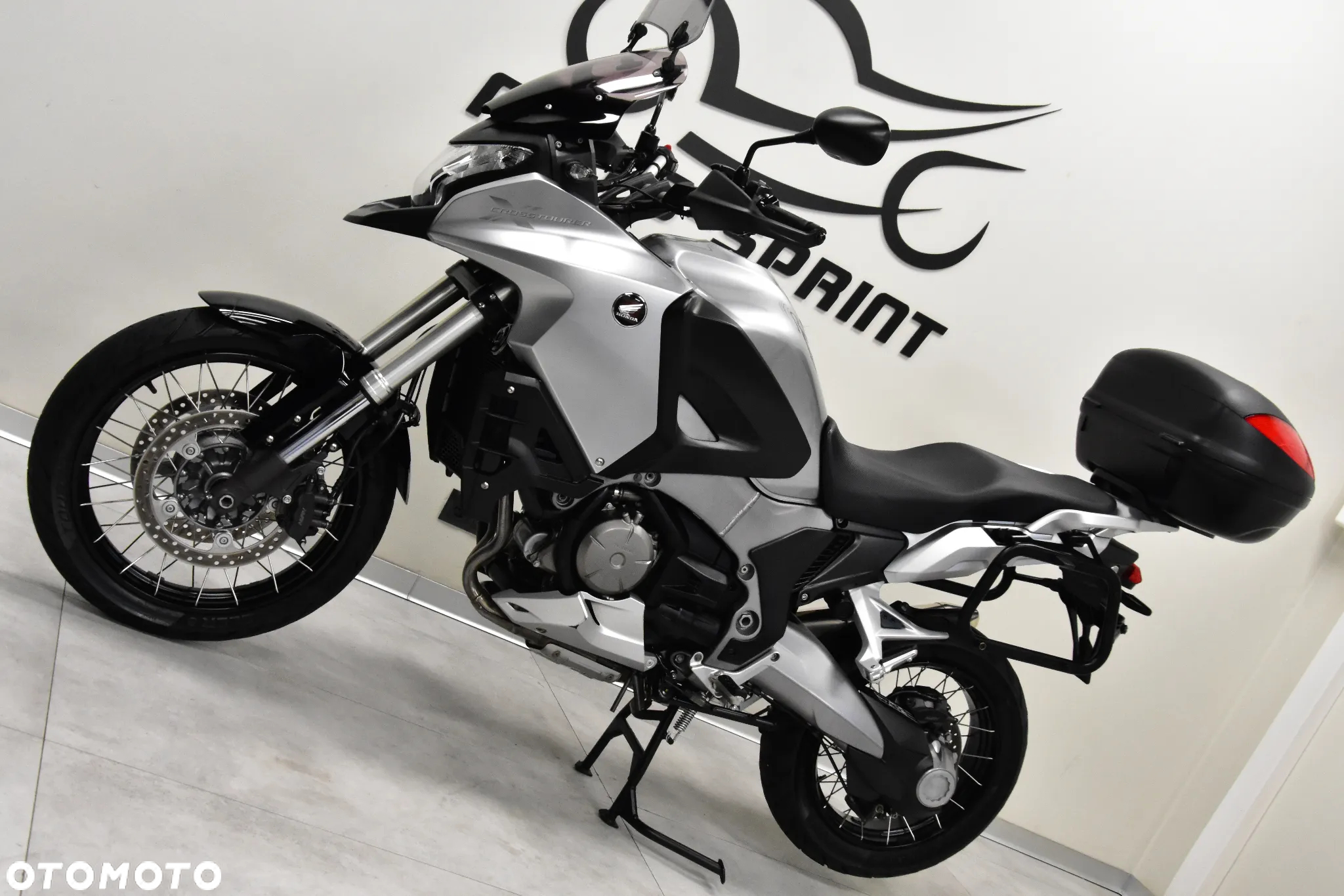 Honda VFR - 8