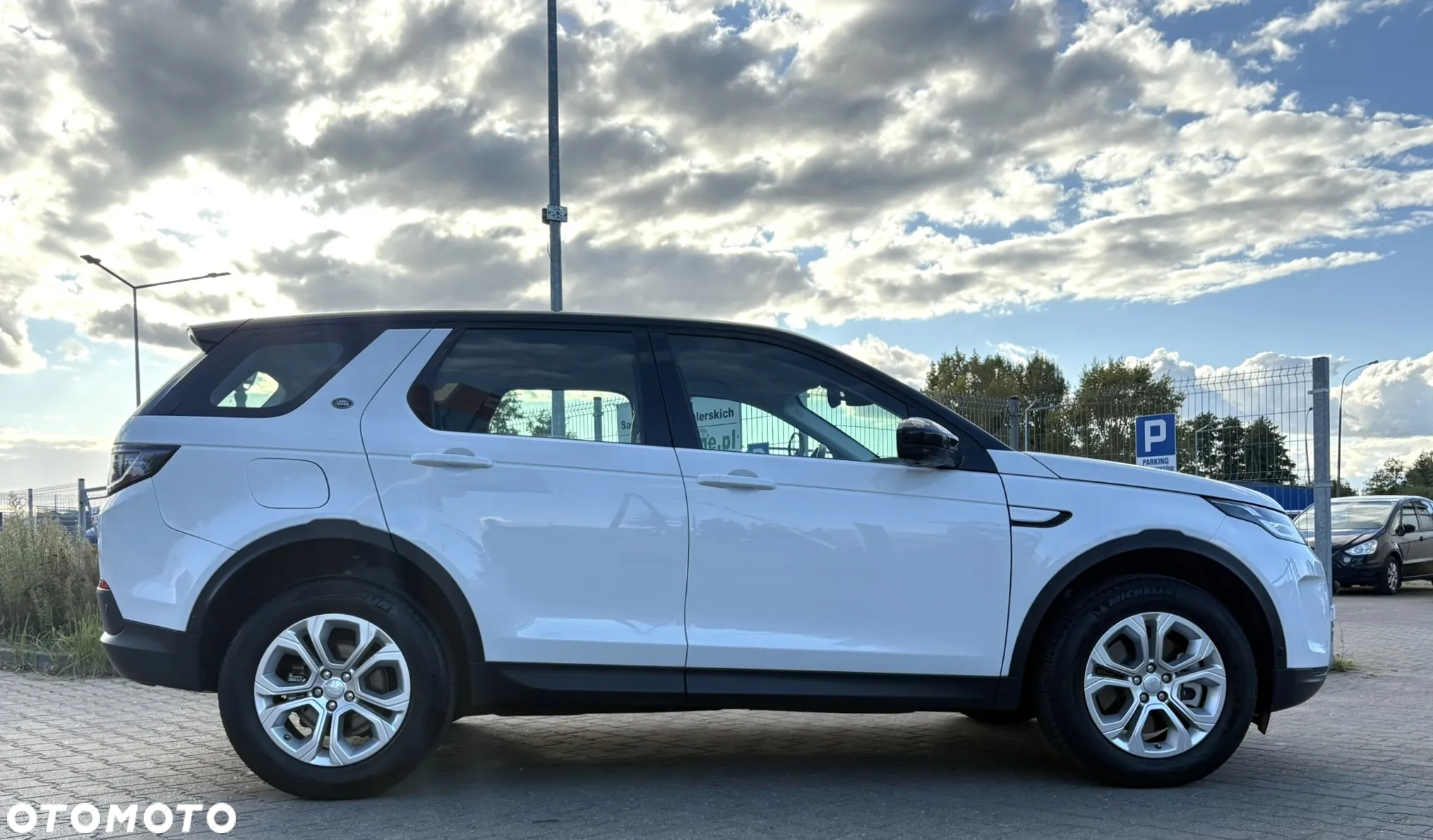 Land Rover Discovery Sport 2.0 P200 mHEV S - 4
